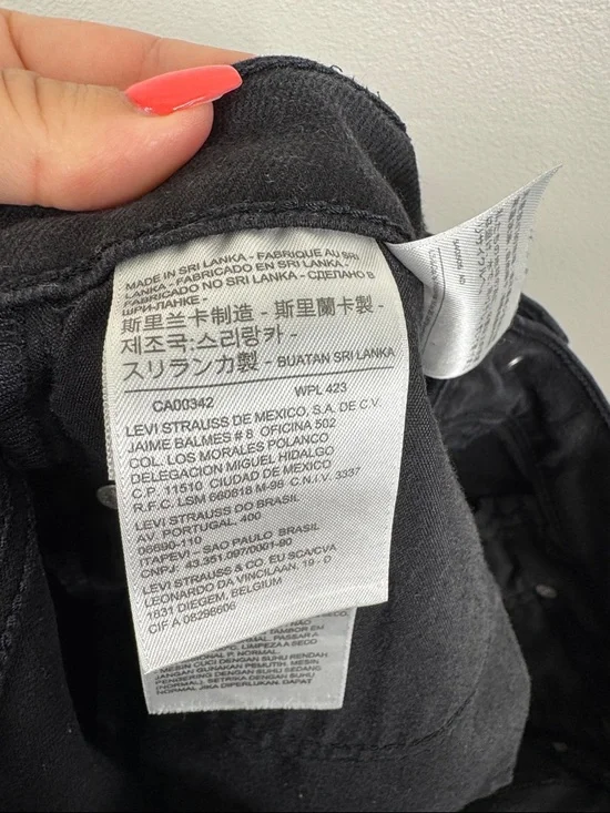 Levi's Wedgie Skinny Jeans Black Distressed Raw Hem High Rise Button Fly Size 29 - Picture 8 of 8